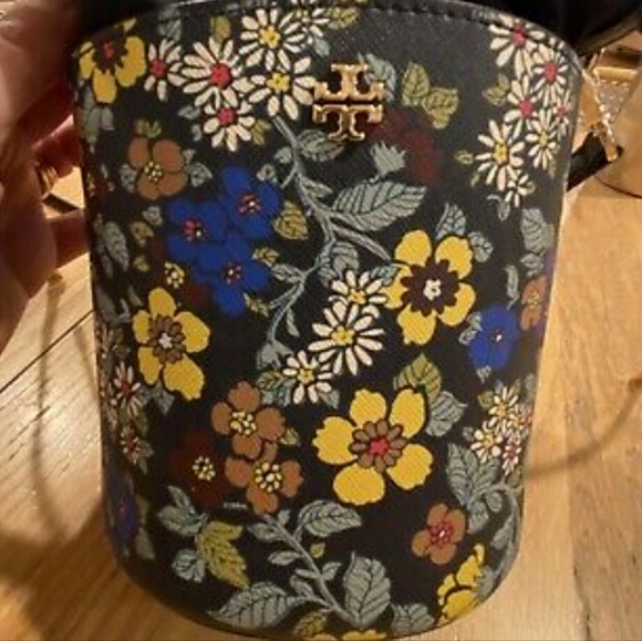 NWOT Tory Burch Emerson Satchel Bucket Bag - Picture 7 of 8